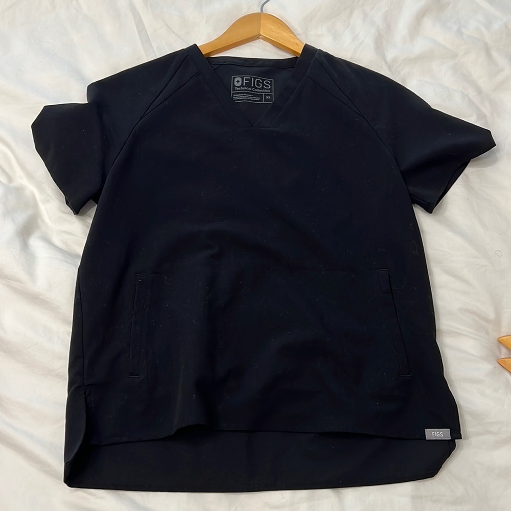 Figs scrub top